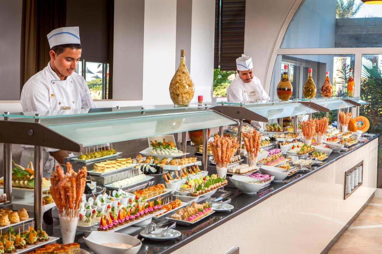 Tui Blue Palm Beach Palace Djerba - Adult Only ミドゥン エクステリア 写真 Buffet at a hotel