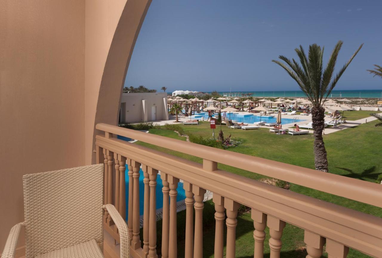 Tui Blue Palm Beach Palace Djerba - Adult Only ミドゥン エクステリア 写真 Balcony of a hotel room