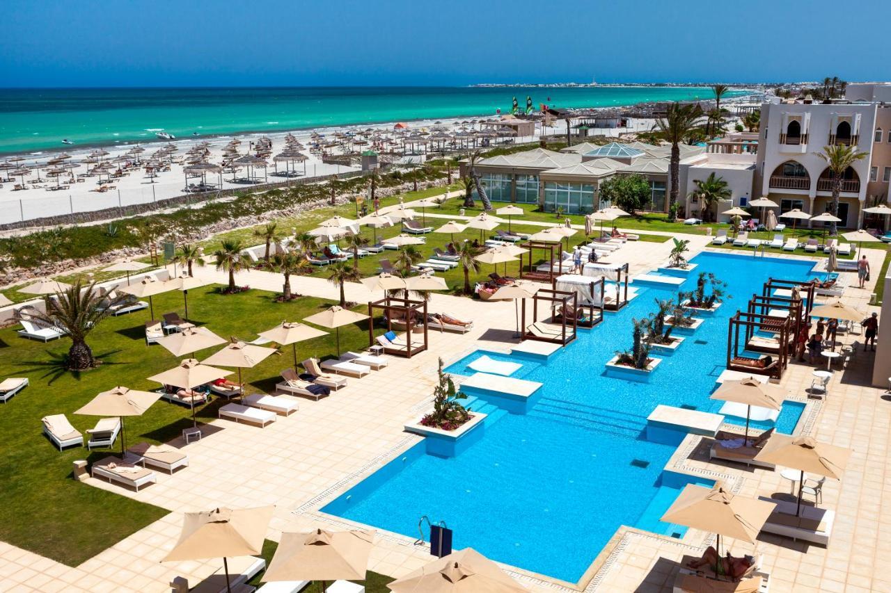 Tui Blue Palm Beach Palace Djerba - Adult Only ミドゥン エクステリア 写真 The swimming pool at the hotel