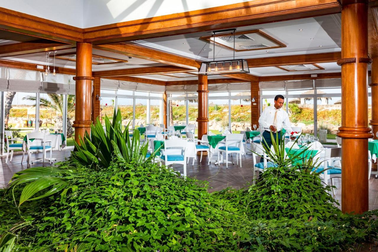 Tui Blue Palm Beach Palace Djerba - Adult Only ミドゥン エクステリア 写真 The interior of the restaurant